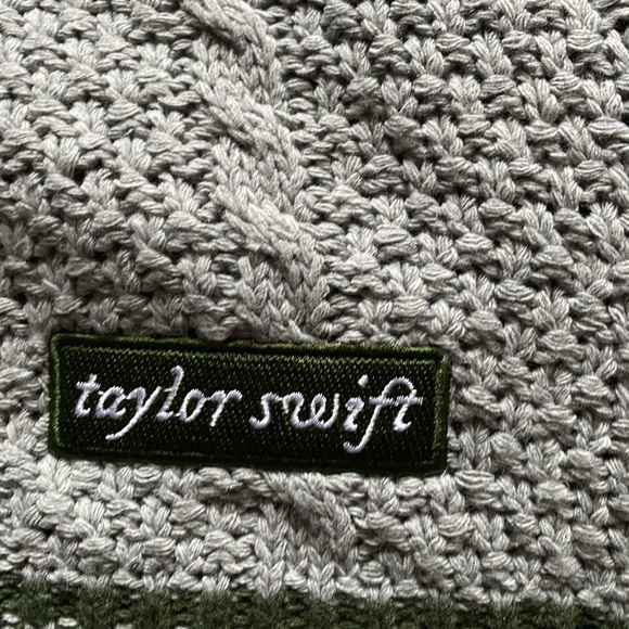 Taylor Swift Holiday Cardigan Gray/Green - Picture 3 of 4